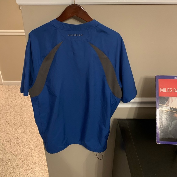 Oakley Short Sleeve Quarter Zip Golf Windbreaker - Picture 2 of 5